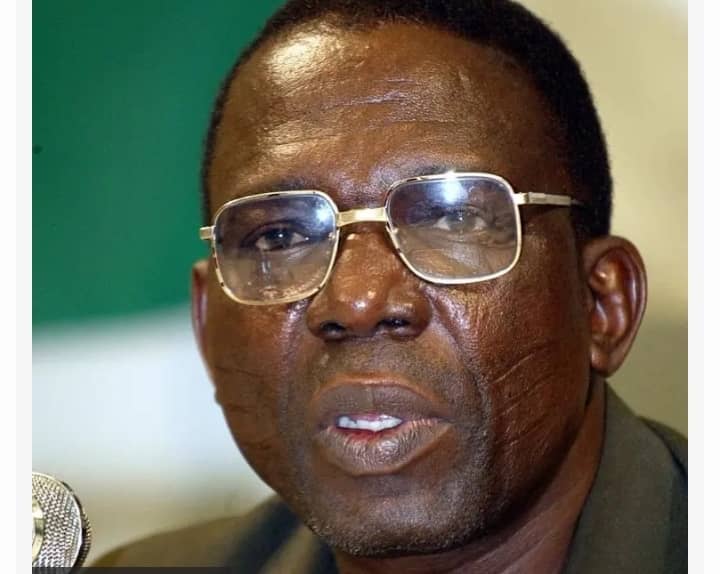 Shugaban Najeriya, Bola Ahmed Tinubu, ya jajanta wa iyalai da abokan hulɗar fitaccen jami’in harkar ƙwallon ƙafa kuma tsohon kocin tawagar ƙwallon kafar Najeriya, Adegboye Onigbinde,